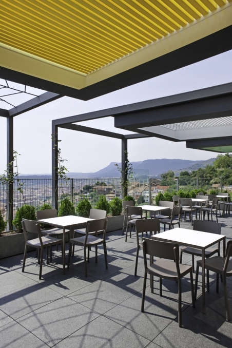 CHAISE   EMPILABLE LISBOA TAUPE / CHOCOLAT Made in EU ***PROMOTION***