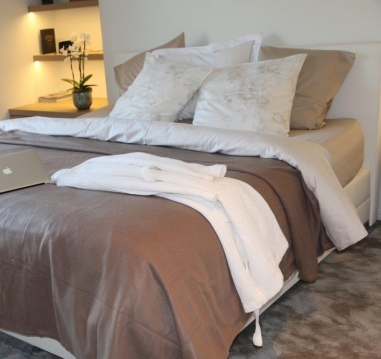 COUVERTURE POLAIRE 350GR TAUPE BEIGE 2 PERS.220...