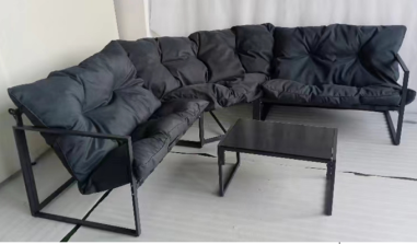 SALON D'ANGLE DE JARDIN 5 PLACES EN ACIER NOIR COUSSINS NOIRS + TABLE BASSE