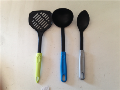 ECUMOIRE EN NYLON SIMPLE HG Made in EU