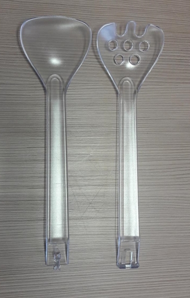 ENSEMBLE DE  2  COUVERTS A SALADE  BLANC