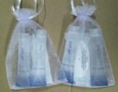 KIT DE SALLE DE BAIN SAC BLANC ORGENZA 3 PRODUITS